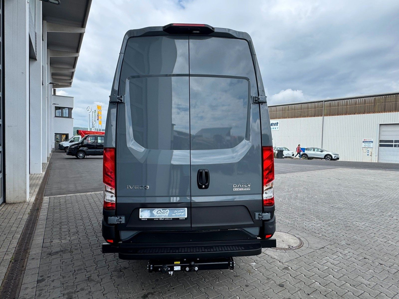 Iveco Daily 70C21 3.0L *L4*H3*Automatik*LED*Luft* 2x - Furgón: foto 5 Iveco Daily 70C21 3.0L *L4*H3*Automatik*LED*Luft* 2x - Furgón: foto 5