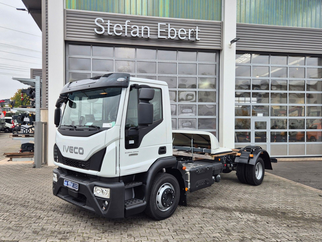 Iveco Eurocargo ML120E21/FP Spoiler Klima Xenon 3 St. - Camión chasis: foto 1 Iveco Eurocargo ML120E21/FP Spoiler Klima Xenon 3 St. - Camión chasis: foto 1