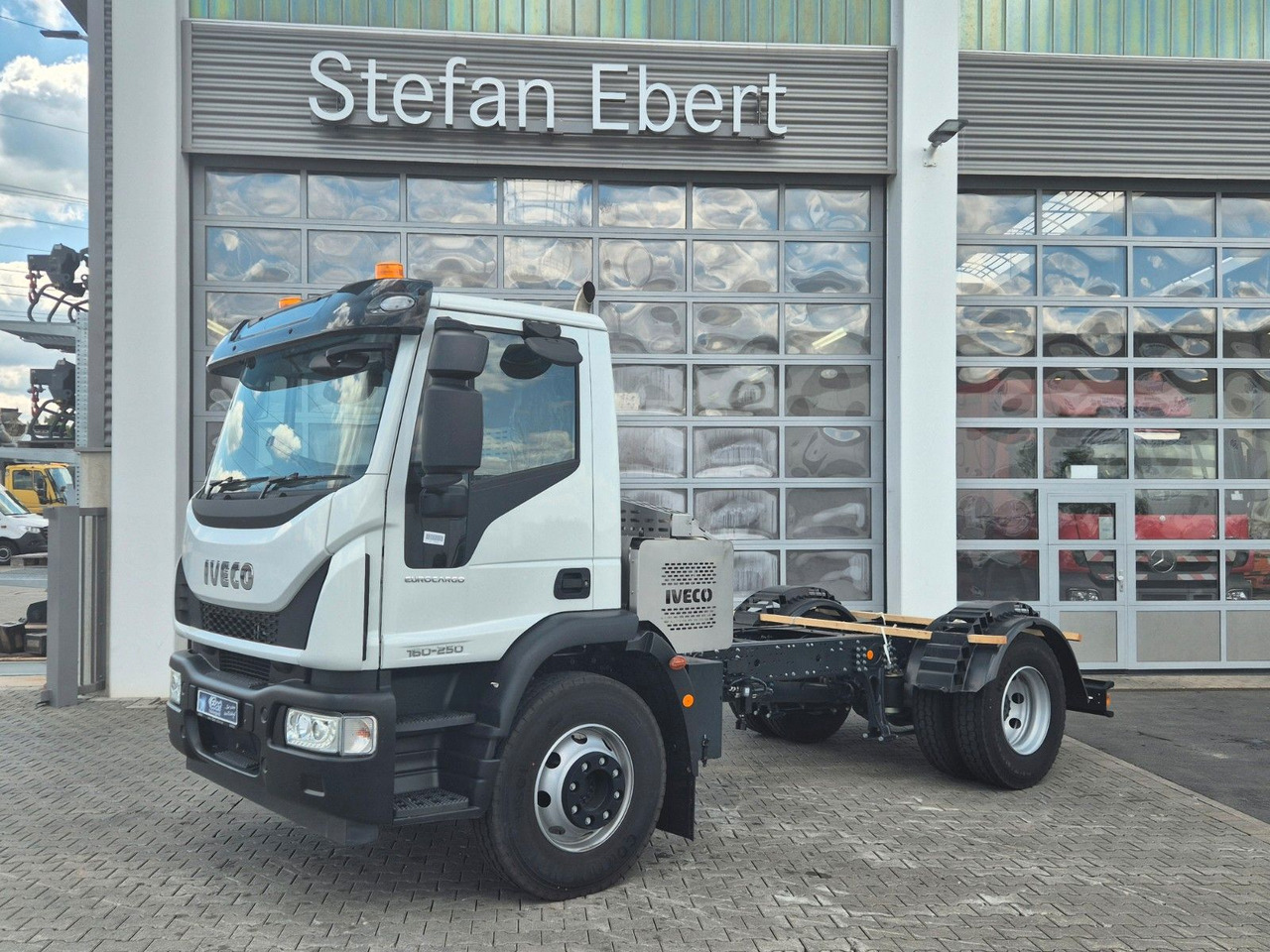 Iveco Eurocargo ML160E25/P EVI_E 4x2 RHD Rechtslenker - Camión chasis: foto 1 Iveco Eurocargo ML160E25/P EVI_E 4x2 RHD Rechtslenker - Camión chasis: foto 1