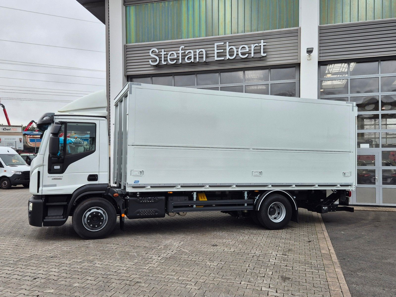 Iveco Eurocargo ML160E28/FP Böse Schwenkwand LBW 2xAHK - Camión transporte de bebidas: foto 5 Iveco Eurocargo ML160E28/FP Böse Schwenkwand LBW 2xAHK - Camión transporte de bebidas: foto 5