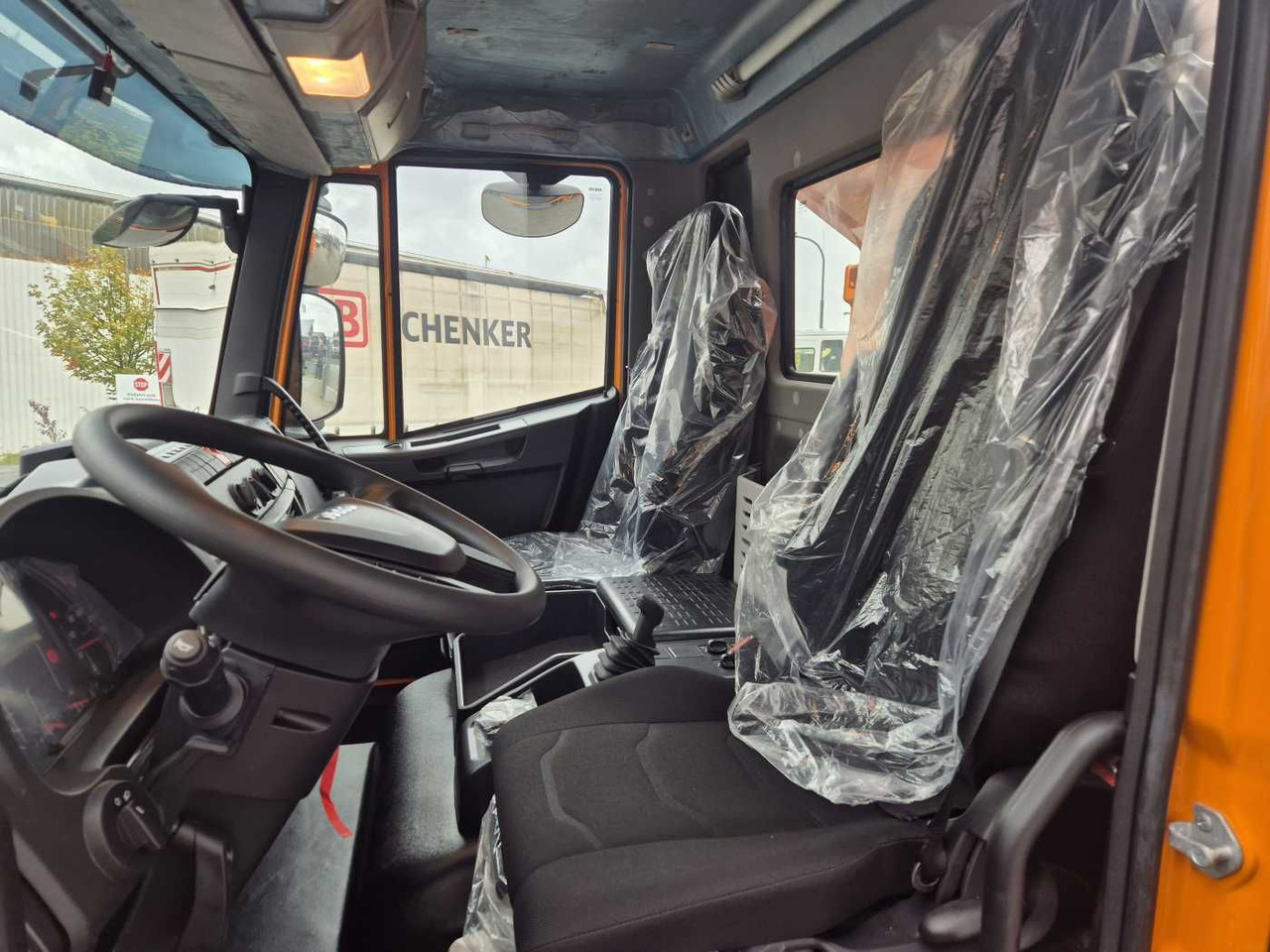 Camión volquete Iveco ML150E28W 4x4 Meiller Dreiseitenkipper 2xAHK: foto 9 Camión volquete Iveco ML150E28W 4x4 Meiller Dreiseitenkipper 2xAHK: foto 9