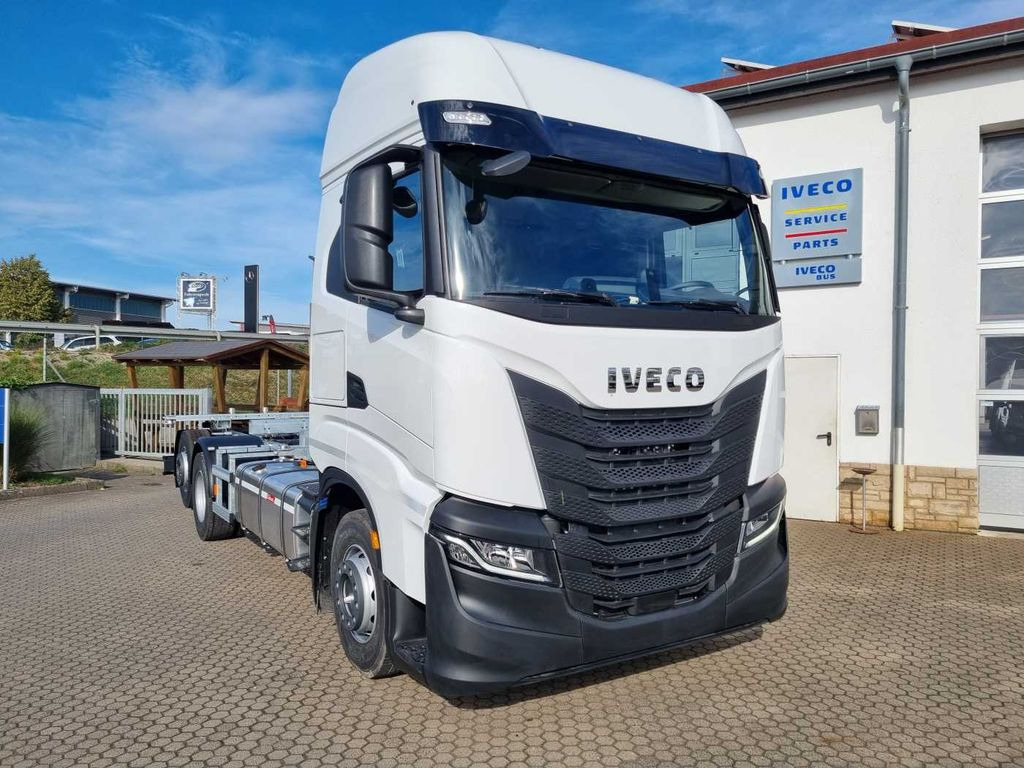 Iveco S-Way AS260S46 6x2 BDF-Wechsler Intarder 2x vorh Iveco S-Way AS260S46 6x2 BDF-Wechsler Intarder 2x vorh - Camión portacontenedore/ Intercambiable: foto 1 Iveco S-Way AS260S46 6x2 BDF-Wechsler Intarder 2x vorh Iveco S-Way AS260S46 6x2 BDF-Wechsler Intarder 2x vorh - Camión portacontenedore/ Intercambiable: foto 1