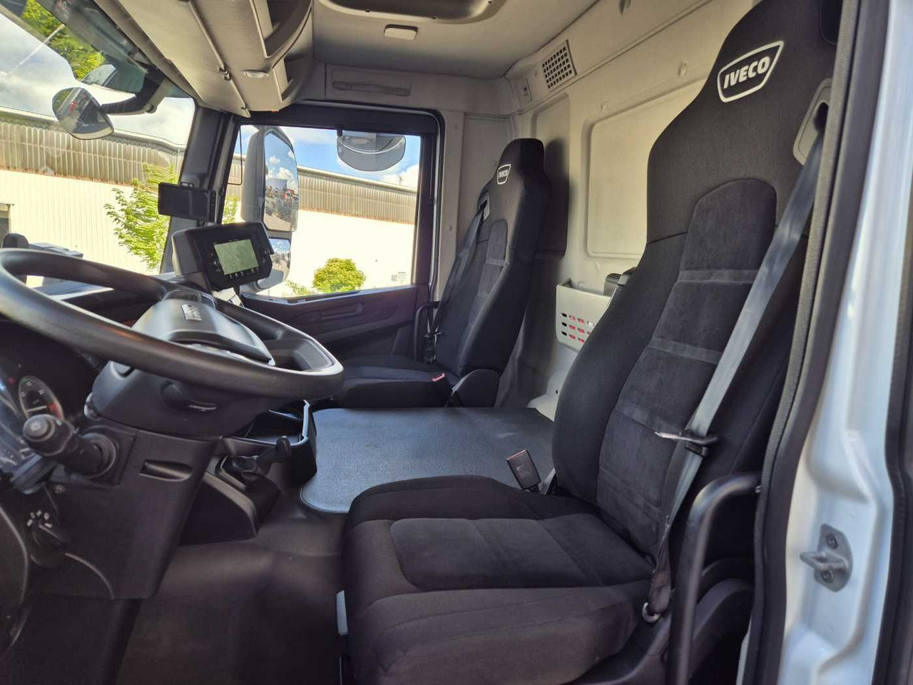 Camión volquete Iveco X-Way AD300X48Z HR 6x4 Intarder Bordmatic Kamera: foto 11