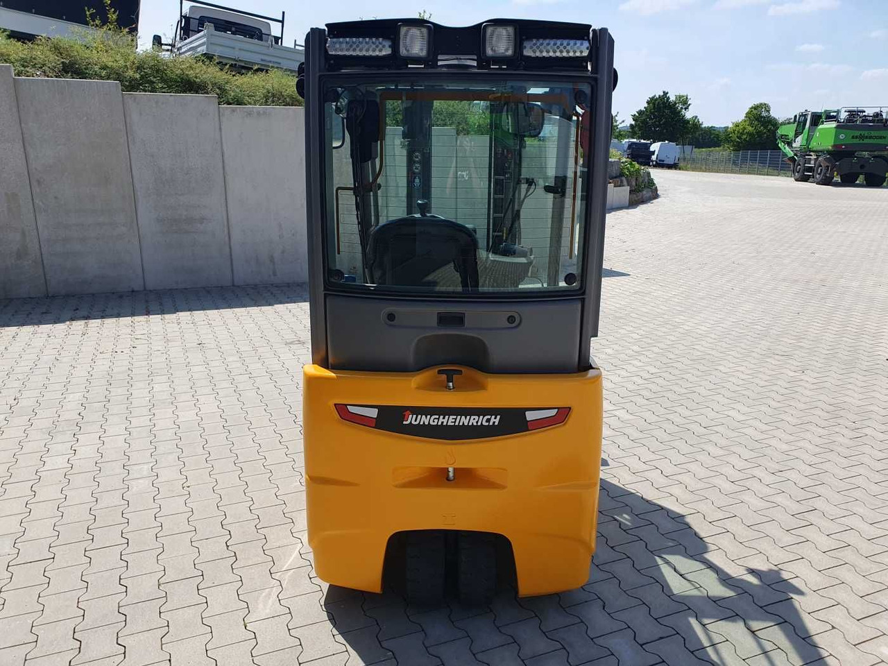 Jungheinrich EFG 215 / Triplex: 4.25m! / SS / nur 1.368h! - Carretilla elevadora eléctrica: foto 5 Jungheinrich EFG 215 / Triplex: 4.25m! / SS / nur 1.368h! - Carretilla elevadora eléctrica: foto 5