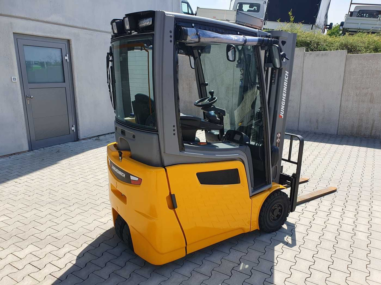Jungheinrich EFG 215 / Triplex: 4.25m! / SS / nur 1.368h! - Carretilla elevadora eléctrica: foto 4 Jungheinrich EFG 215 / Triplex: 4.25m! / SS / nur 1.368h! - Carretilla elevadora eléctrica: foto 4