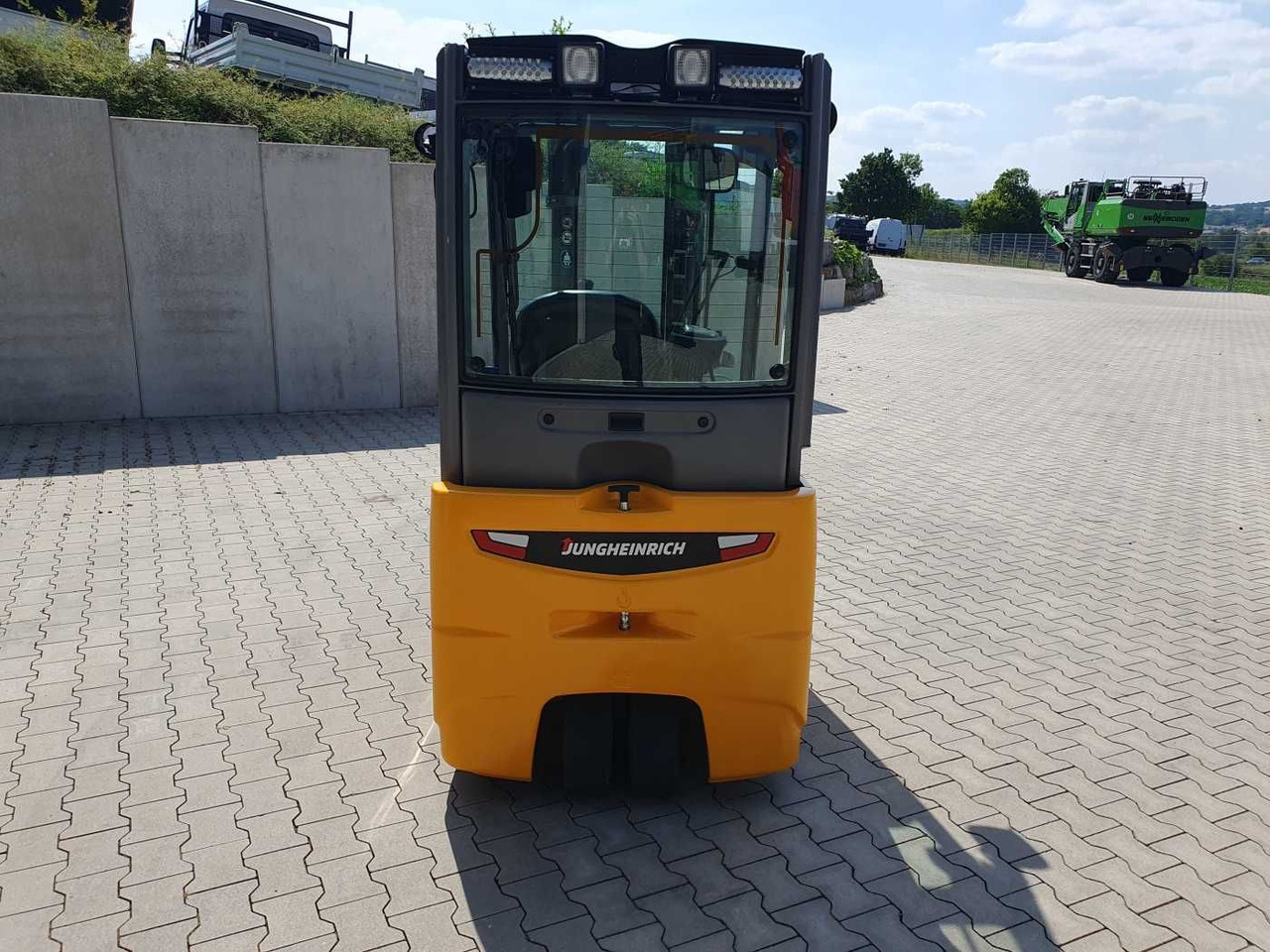 Jungheinrich EFG 215 / Triplex: 4.25m! / SS / nur 2.184h! - Carretilla elevadora eléctrica: foto 5 Jungheinrich EFG 215 / Triplex: 4.25m! / SS / nur 2.184h! - Carretilla elevadora eléctrica: foto 5