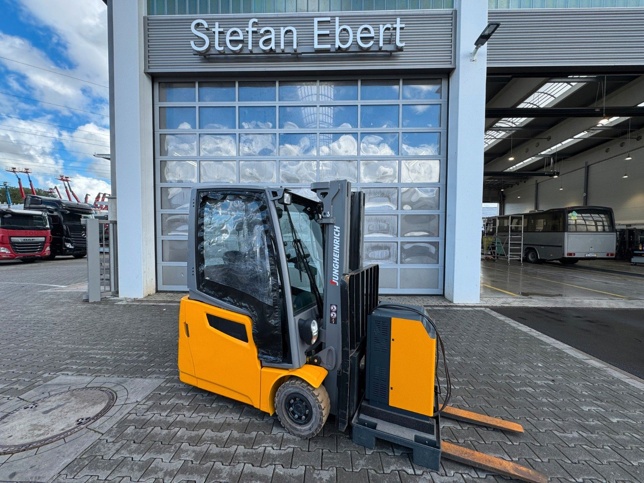 Jungheinrich EFG 215 / Triplex: 4.25m! / SS / nur 3.092h! - Carretilla elevadora eléctrica: foto 2 Jungheinrich EFG 215 / Triplex: 4.25m! / SS / nur 3.092h! - Carretilla elevadora eléctrica: foto 2