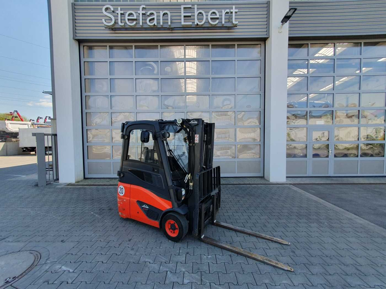 Linde E14 - 01 / Triplex: 4.10m! / SS / nur 2.899h! - Carretilla elevadora eléctrica: foto 1 Linde E14 - 01 / Triplex: 4.10m! / SS / nur 2.899h! - Carretilla elevadora eléctrica: foto 1