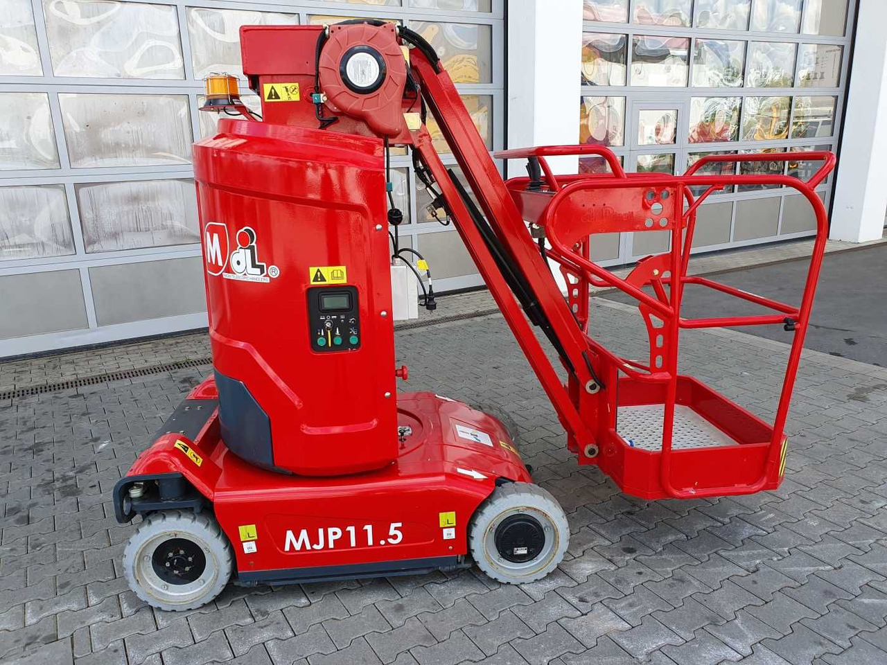 Magni MJP11.5 / Mastbühne / 11,2m! / nur 49h! - Camión con plataforma elevadora: foto 2 Magni MJP11.5 / Mastbühne / 11,2m! / nur 49h! - Camión con plataforma elevadora: foto 2