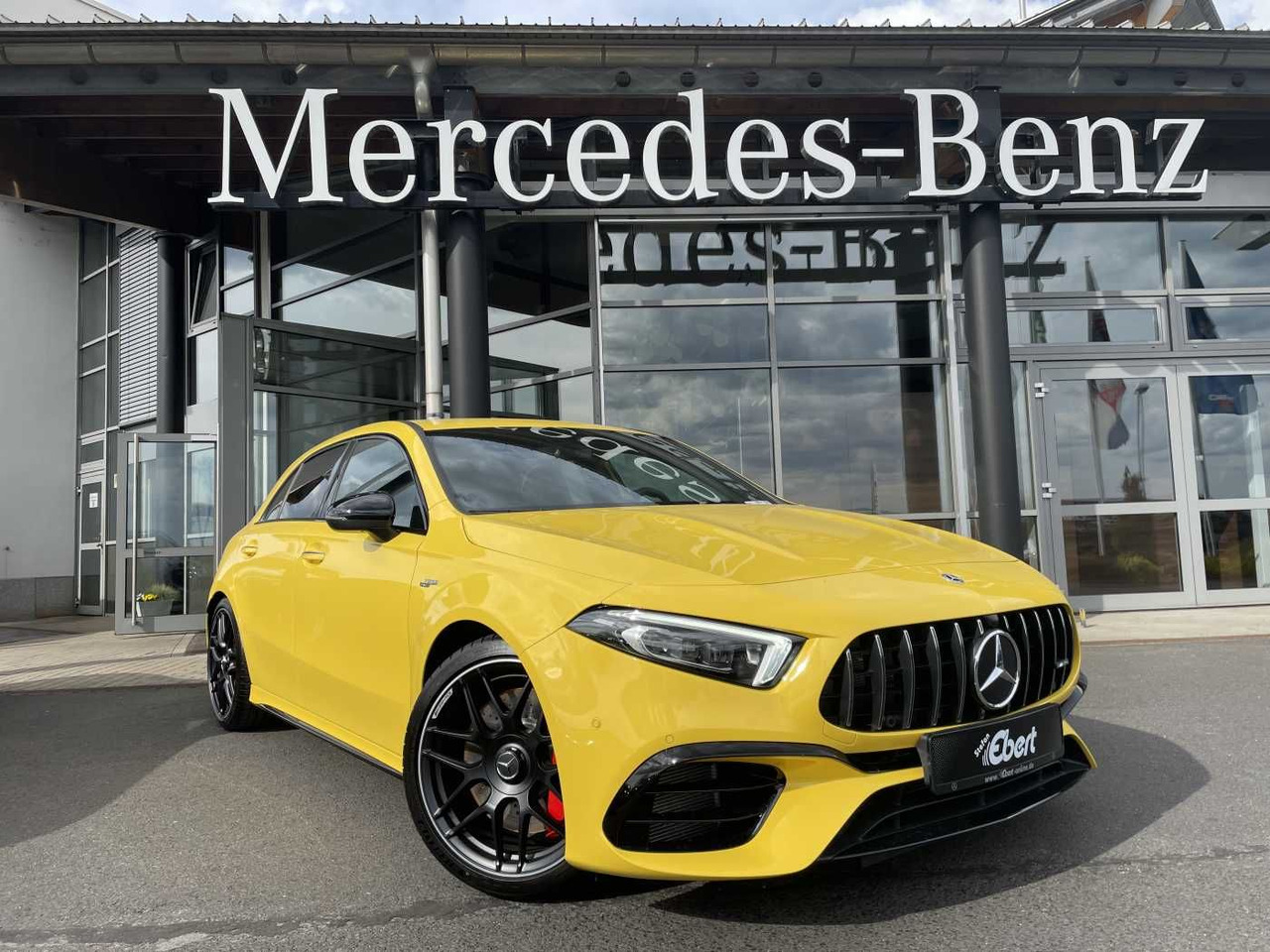 Mercedes-Benz A 45 S AMG PerfSitz+Night+PAGA+RIDE +19' - Sedan: foto 1 Mercedes-Benz A 45 S AMG PerfSitz+Night+PAGA+RIDE +19' - Sedan: foto 1