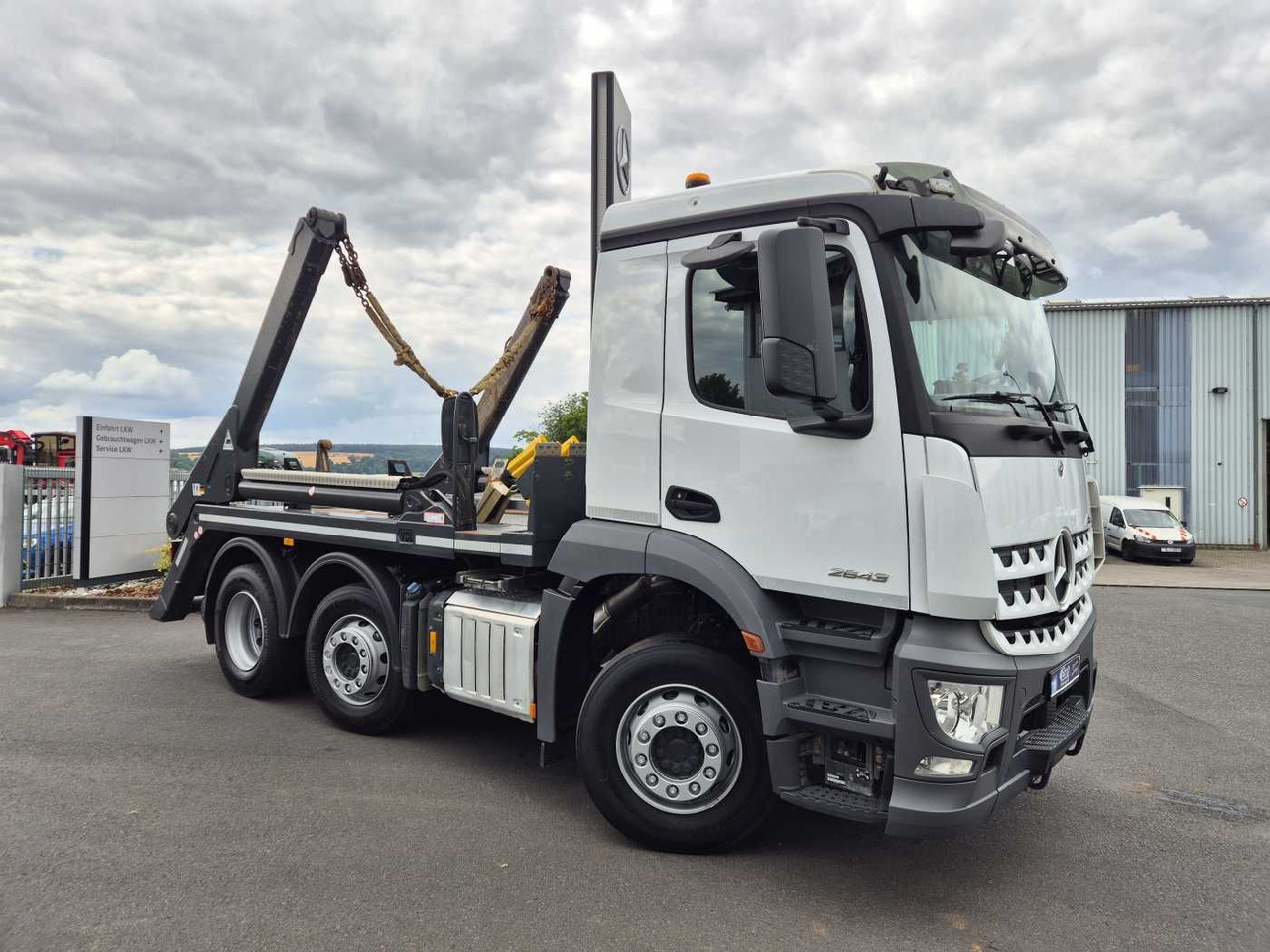 Mercedes-Benz Arocs 2643 L 6x2/4 VDL AHK Funk Vorlaufachse - Camión volquete: foto 3 Mercedes-Benz Arocs 2643 L 6x2/4 VDL AHK Funk Vorlaufachse - Camión volquete: foto 3