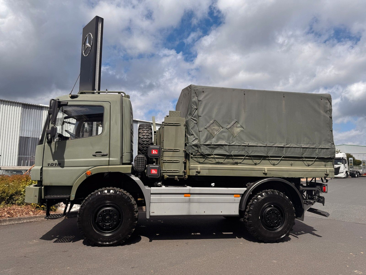 Mercedes-Benz Atego 1018 A 4x4 Singlebereifung 7 Stück vorh. - Camión caja abierta: foto 4 Mercedes-Benz Atego 1018 A 4x4 Singlebereifung 7 Stück vorh. - Camión caja abierta: foto 4