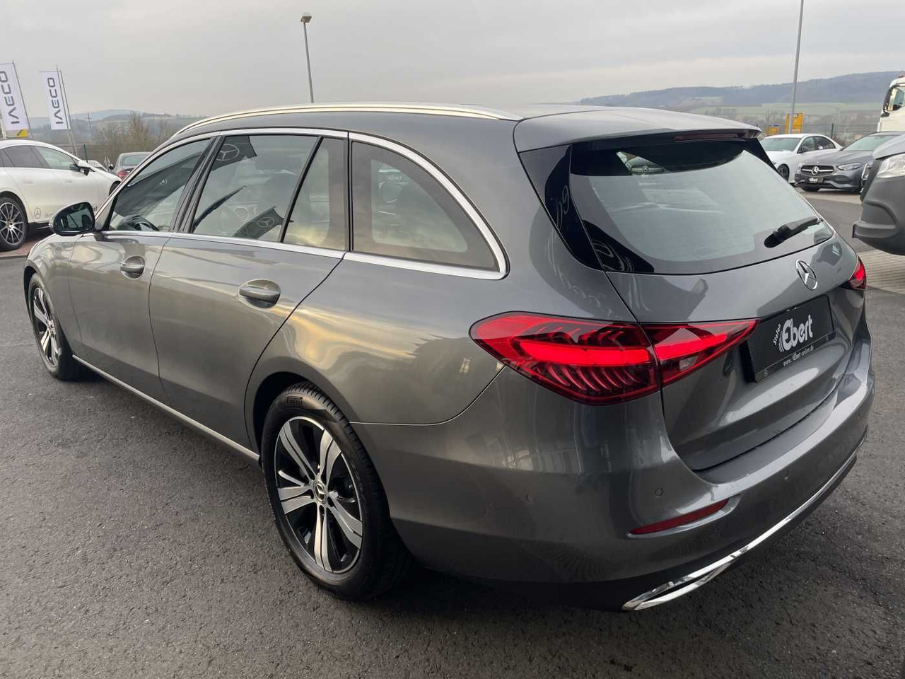 Mercedes-Benz C 180 T 9G AVANTGARDE+R-Kamera +PANO+SHZ+SPIEGEL - Coche: foto 3 Mercedes-Benz C 180 T 9G AVANTGARDE+R-Kamera +PANO+SHZ+SPIEGEL - Coche: foto 3