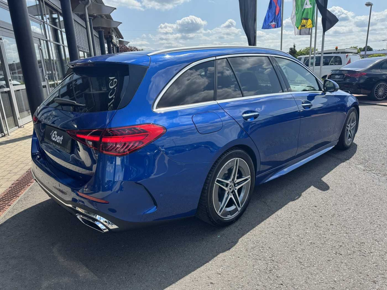 Mercedes-Benz C 200d AMG+Pano+Distr+Digital+AHK+HUD+360+IHC+ - Coche: foto 4 Mercedes-Benz C 200d AMG+Pano+Distr+Digital+AHK+HUD+360+IHC+ - Coche: foto 4
