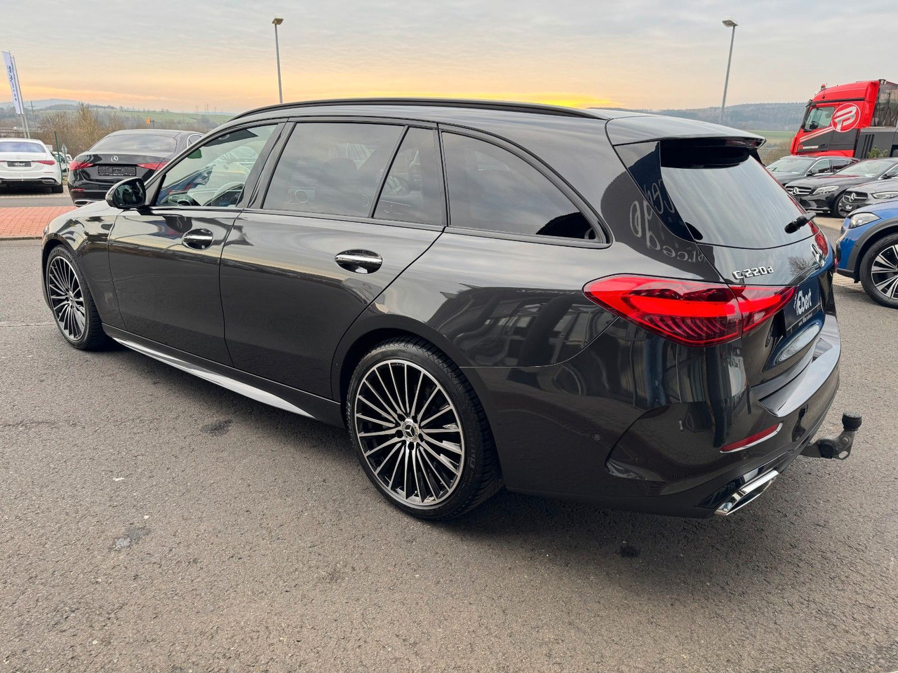 Mercedes-Benz C 220d T AMG Digital+AHK+Pano+Memory+360°+SKLIMA - Coche familiar: foto 3 Mercedes-Benz C 220d T AMG Digital+AHK+Pano+Memory+360°+SKLIMA - Coche familiar: foto 3