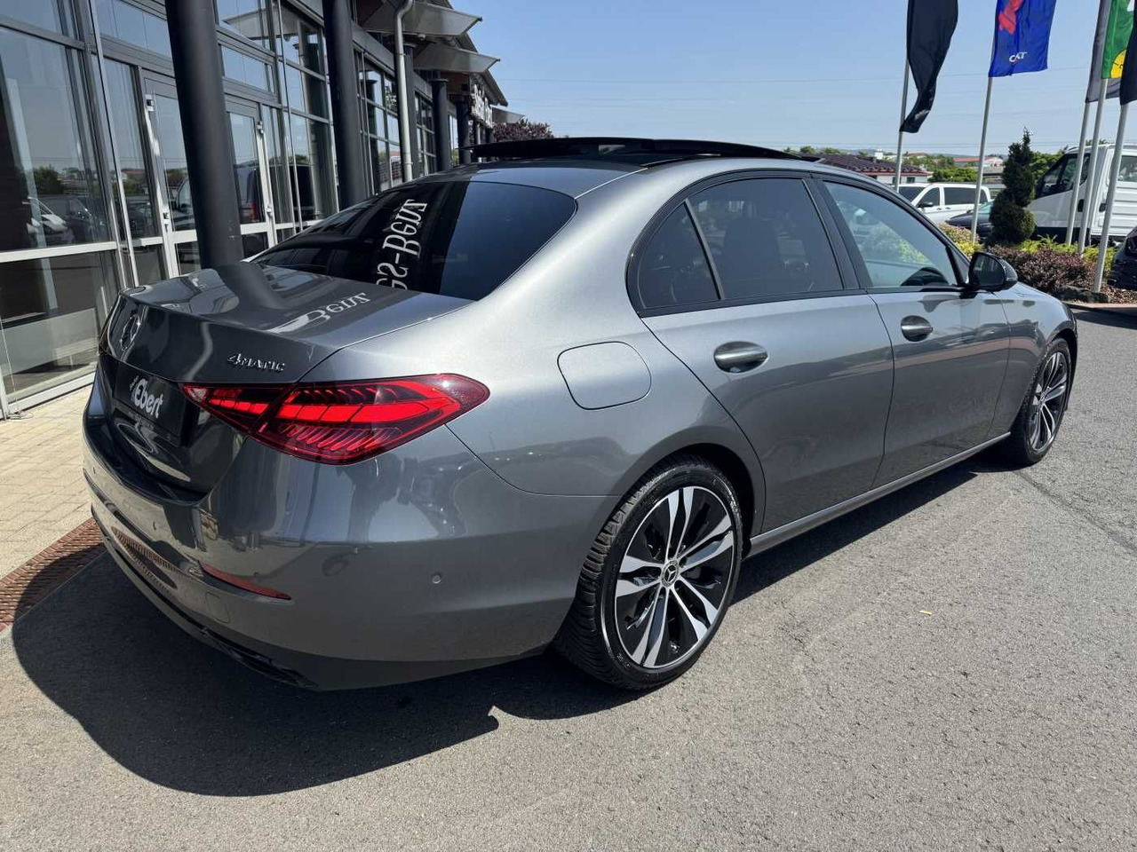Mercedes-Benz C 300 4M Avantgarde+Pano+Bumester+AHK+RFK+ Night - Sedan: foto 4 Mercedes-Benz C 300 4M Avantgarde+Pano+Bumester+AHK+RFK+ Night - Sedan: foto 4