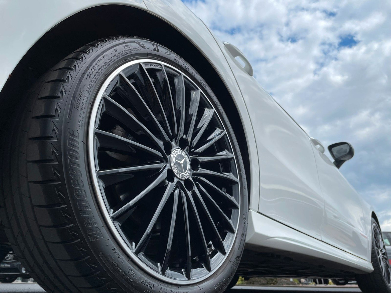 Mercedes-Benz CLA 200 AMG Pano+R-Kamera+19" - Coche: foto 5 Mercedes-Benz CLA 200 AMG Pano+R-Kamera+19" - Coche: foto 5
