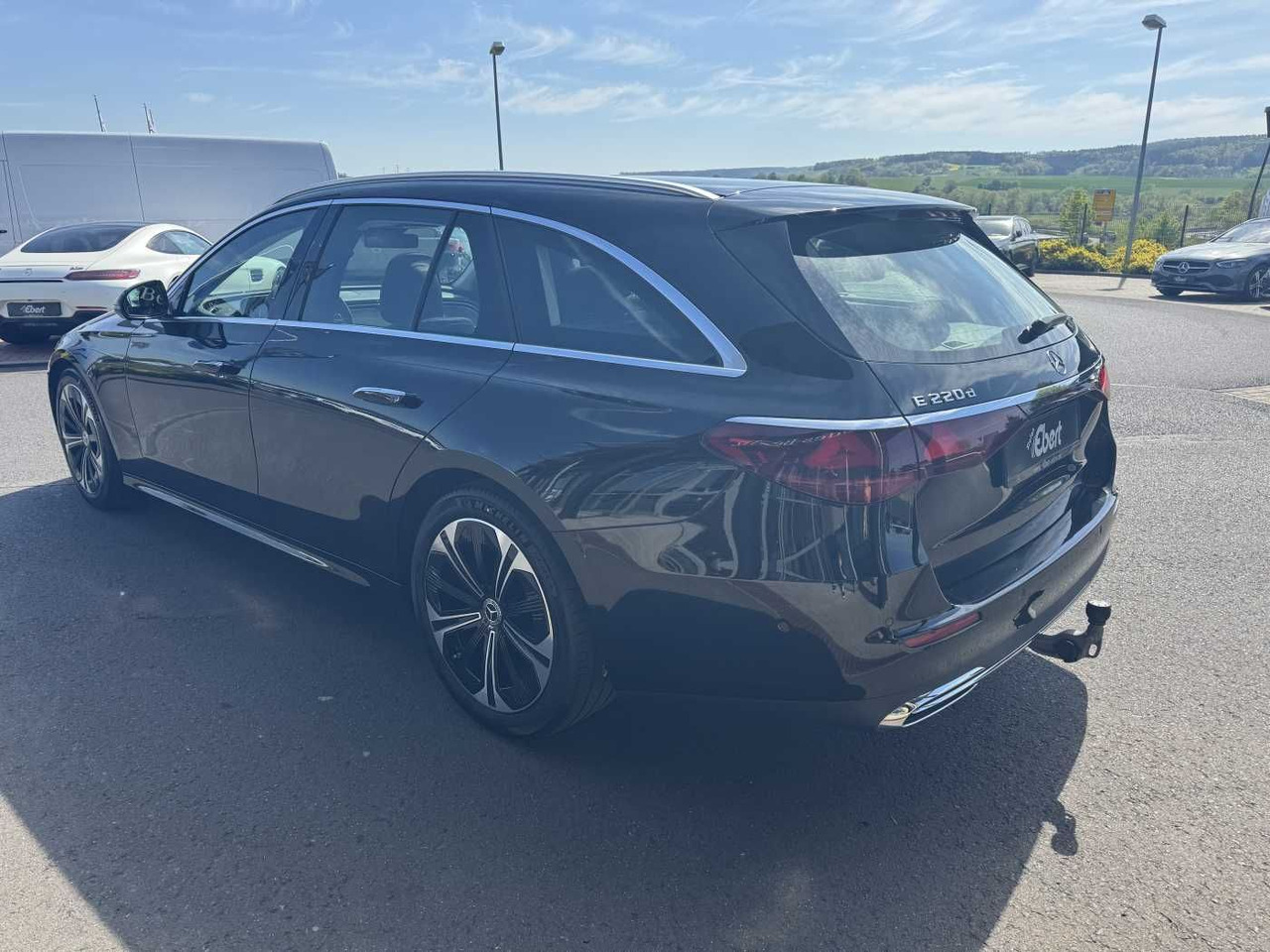 Mercedes-Benz E 220d Avantgarde+Pano+AHK+Distr+19Zoll+MBUX - Coche: foto 3 Mercedes-Benz E 220d Avantgarde+Pano+AHK+Distr+19Zoll+MBUX - Coche: foto 3