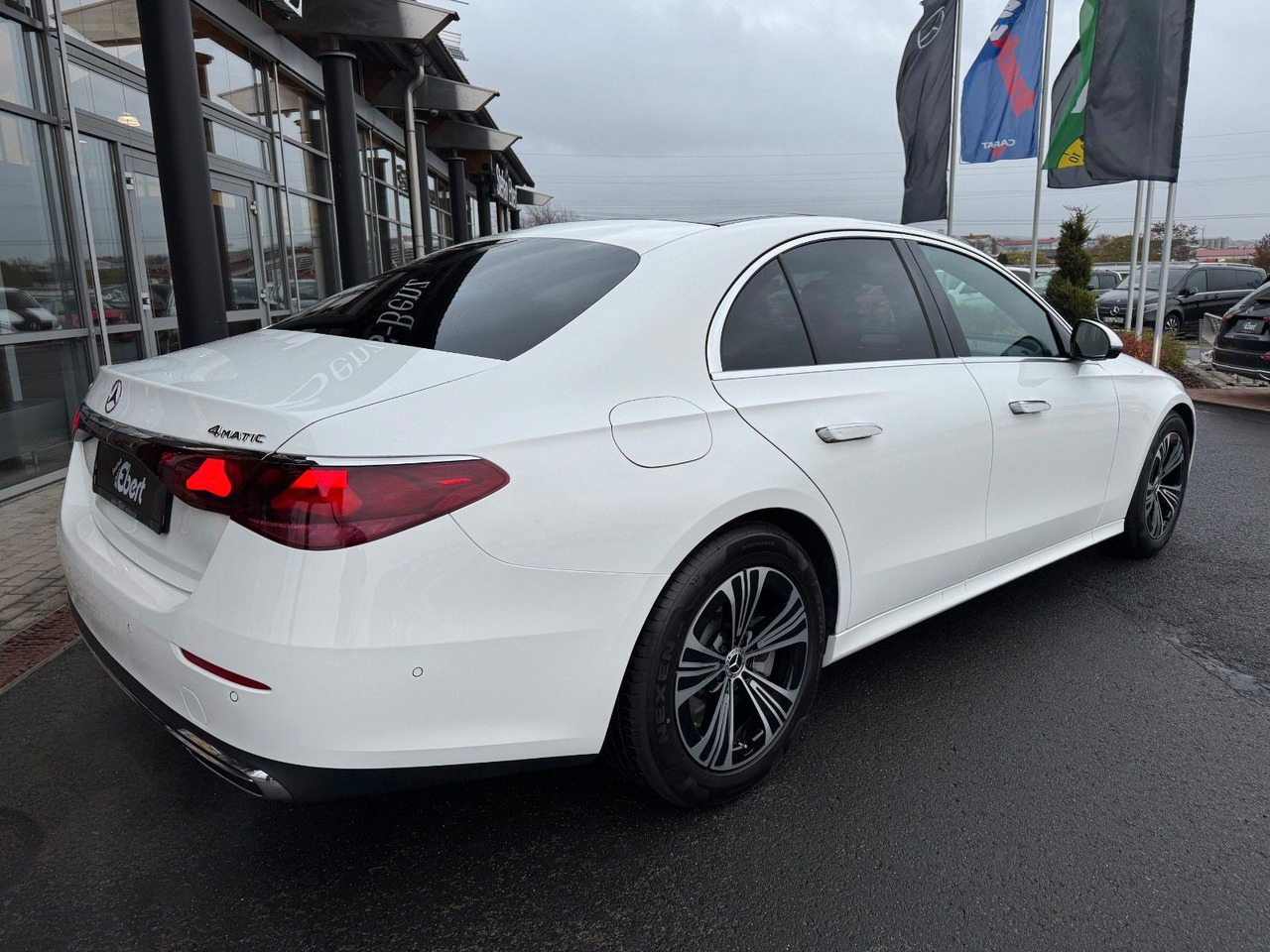 Mercedes-Benz E 450 4M Avantgarde+Pano+DistrPro+Digital+360 - Sedan: foto 5 Mercedes-Benz E 450 4M Avantgarde+Pano+DistrPro+Digital+360 - Sedan: foto 5