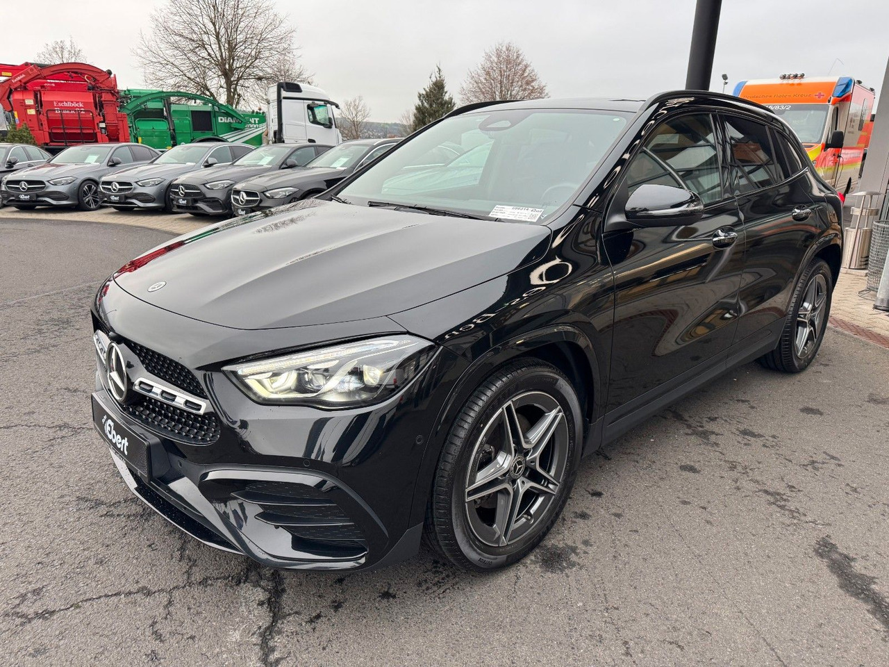 Mercedes-Benz GLA 200 AMG+Pano+Distr+Ambiente+Multibeam+ - SUV/ Todoterreno: foto 2 Mercedes-Benz GLA 200 AMG+Pano+Distr+Ambiente+Multibeam+ - SUV/ Todoterreno: foto 2