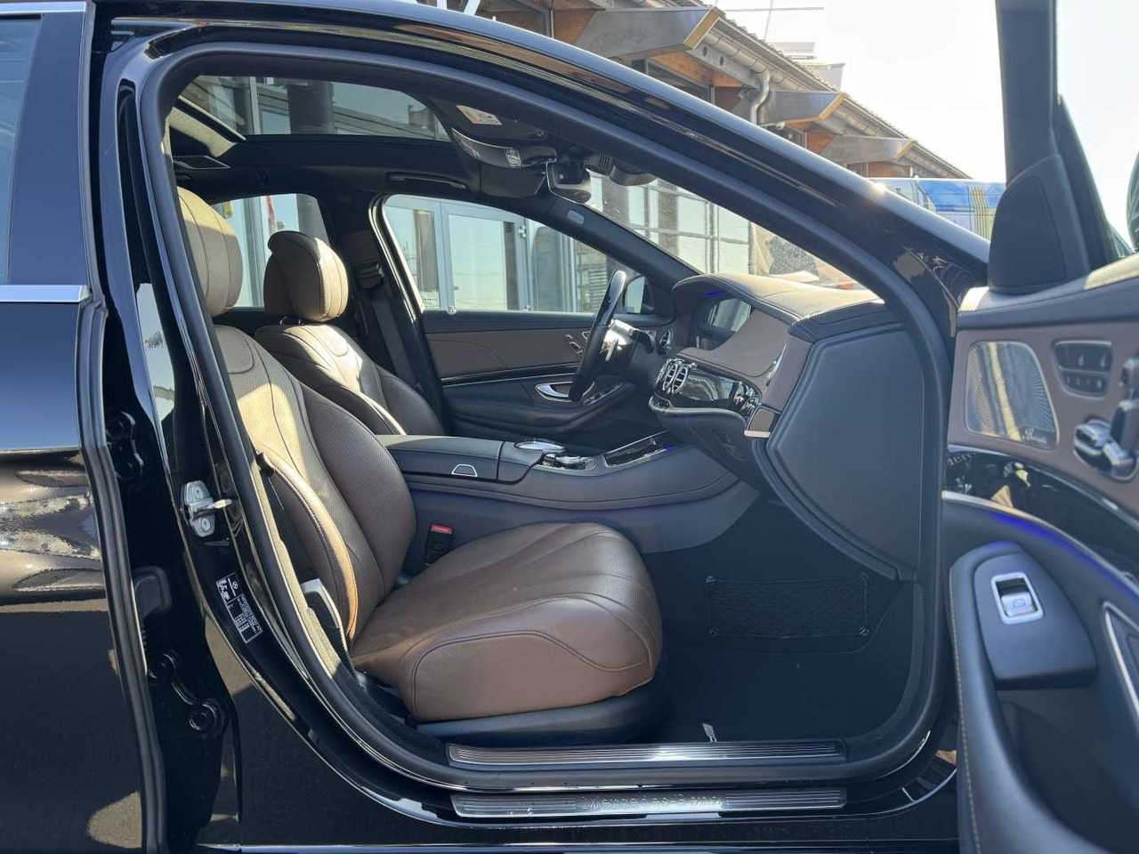 Mercedes-Benz S 400d 4M AMG+Pano+Burm+Distr+Massage+ HUD - Sedan: foto 5 Mercedes-Benz S 400d 4M AMG+Pano+Burm+Distr+Massage+ HUD - Sedan: foto 5