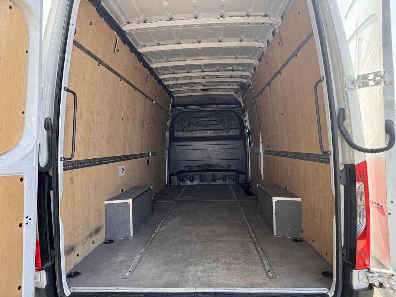 Mercedes-Benz Sprinter 317 CDI 4325 Klima 360 Schwing MBUX SHZ - Furgón: foto 5 Mercedes-Benz Sprinter 317 CDI 4325 Klima 360 Schwing MBUX SHZ - Furgón: foto 5