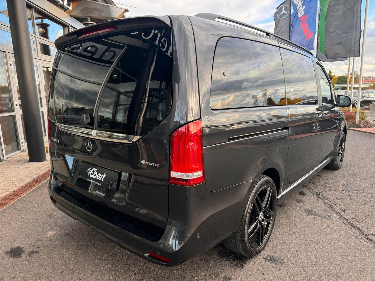 Mercedes-Benz V 300 d 4MATIC AVA ED AMG DISTR Stdh AHK2,5 PANO - Coche familiar: foto 4 Mercedes-Benz V 300 d 4MATIC AVA ED AMG DISTR Stdh AHK2,5 PANO - Coche familiar: foto 4