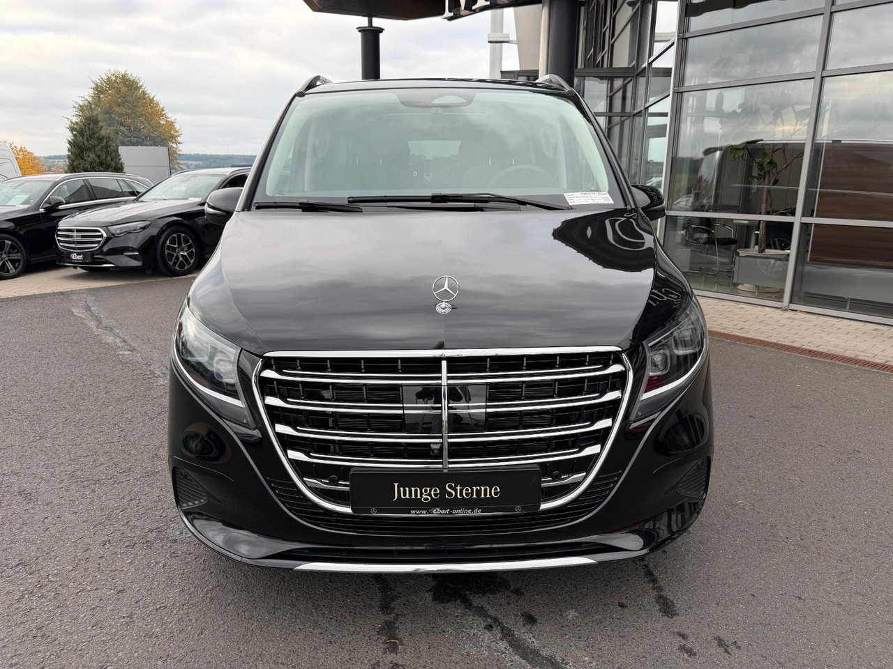 Mercedes-Benz V 300 d 4MATIC EXCLUSIVE Luxus-Sitze AHK2,5to - Coche familiar: foto 2 Mercedes-Benz V 300 d 4MATIC EXCLUSIVE Luxus-Sitze AHK2,5to - Coche familiar: foto 2