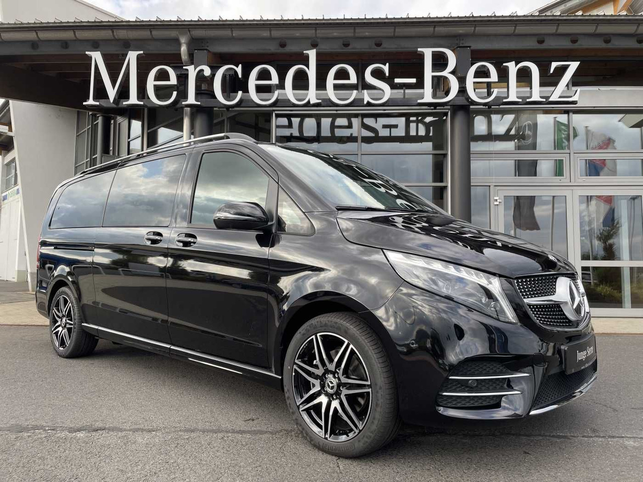 Mercedes-Benz V 300 d AVA 4MATIC AMG Kühlschrank AIRMATIC - Coche: foto 1 Mercedes-Benz V 300 d AVA 4MATIC AMG Kühlschrank AIRMATIC - Coche: foto 1