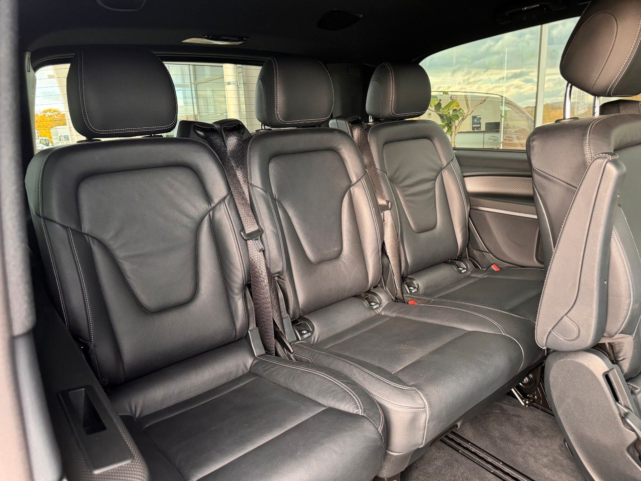 Leasing de  Mercedes-Benz V 300 d AVA ED AMG AHK2,5to DISTRONIC Mercedes-Benz V 300 d AVA ED AMG AHK2,5to DISTRONIC: foto 11