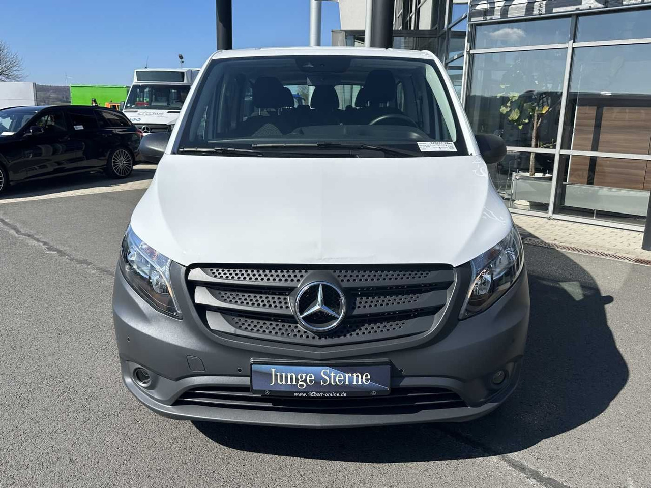 Mercedes-Benz Vito 114 CDI Tourer 8Sitze Klima Audio40 Kamera - Furgoneta de pasajeros: foto 2 Mercedes-Benz Vito 114 CDI Tourer 8Sitze Klima Audio40 Kamera - Furgoneta de pasajeros: foto 2