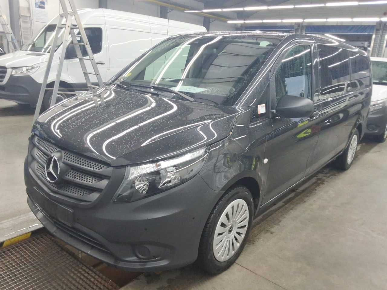 Mercedes-Benz Vito 116 CDI Tourer 2xKlima AHK Kamera Audio40 - Coche: foto 1 Mercedes-Benz Vito 116 CDI Tourer 2xKlima AHK Kamera Audio40 - Coche: foto 1