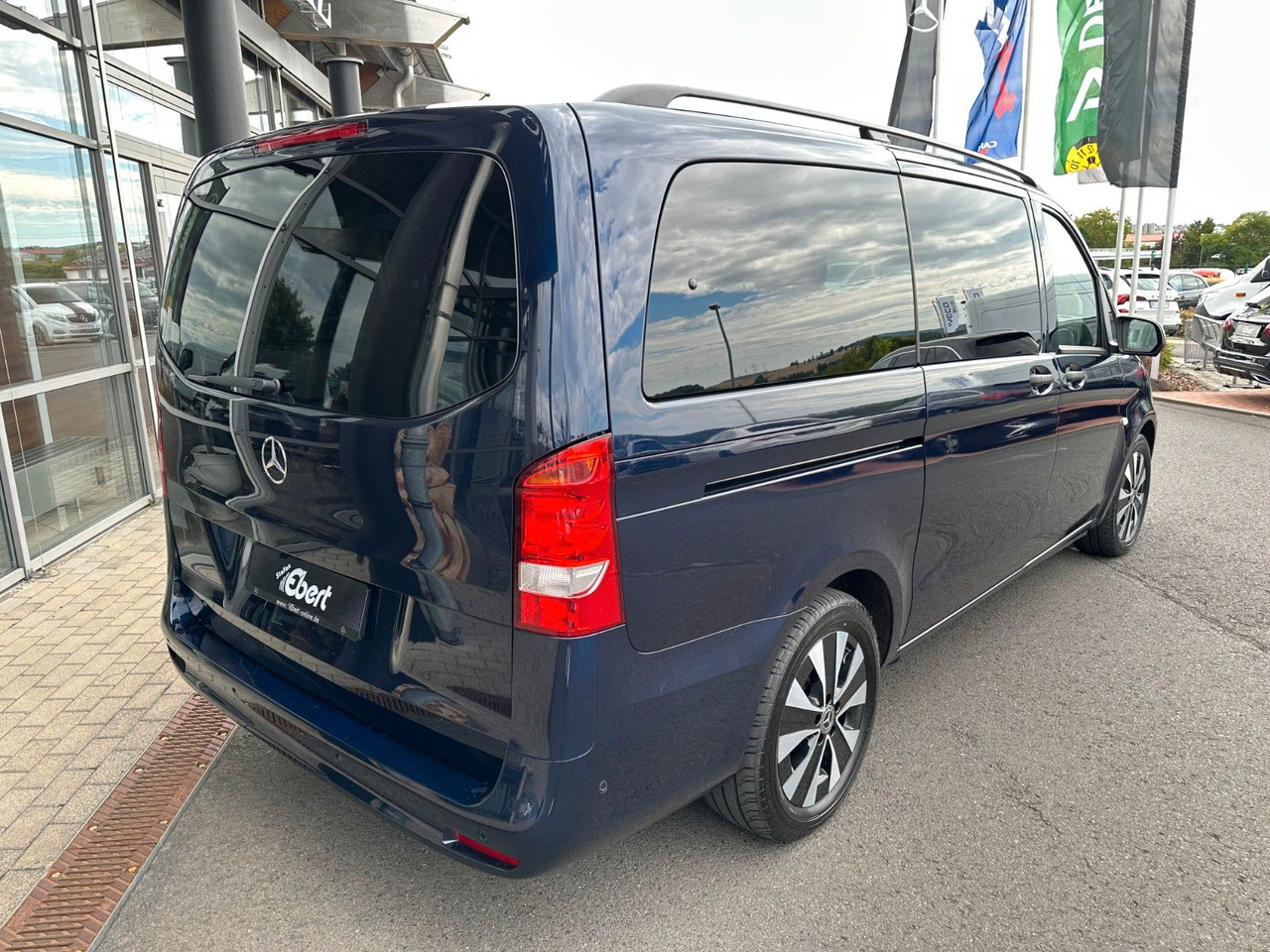 Mercedes-Benz Vito 116 CDI Tourer Pro Liege-Paket Panoramadach - Coche familiar: foto 4 Mercedes-Benz Vito 116 CDI Tourer Pro Liege-Paket Panoramadach - Coche familiar: foto 4