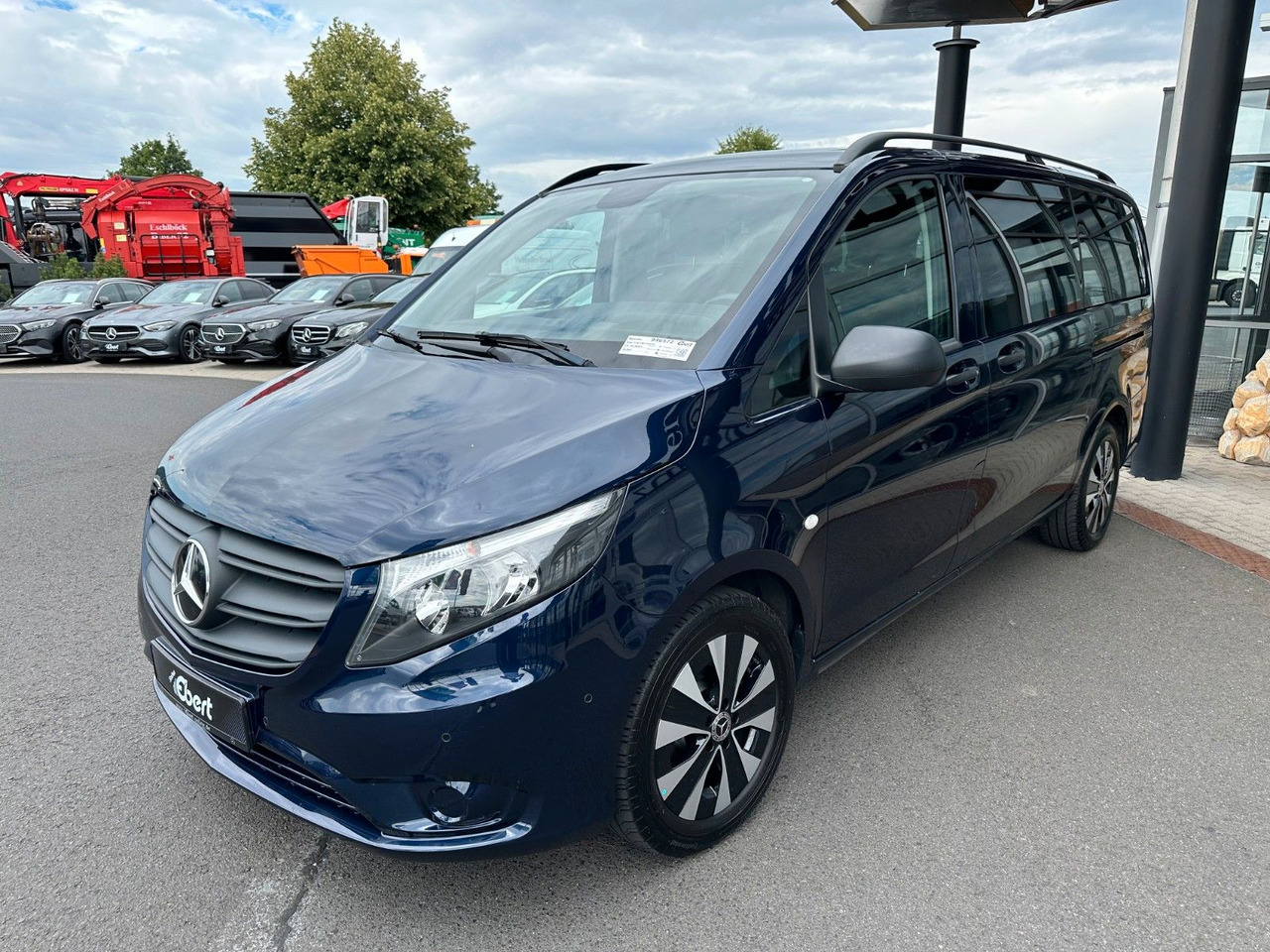 Mercedes-Benz Vito 116 CDI Tourer Pro Liege-Paket Panoramadach - Coche familiar: foto 3 Mercedes-Benz Vito 116 CDI Tourer Pro Liege-Paket Panoramadach - Coche familiar: foto 3