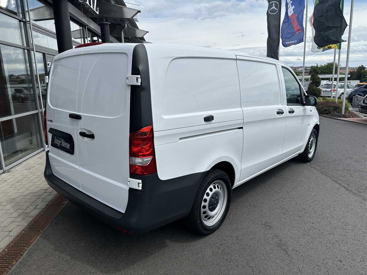 Mercedes-Benz eVito 112 Klima Kamera Navi SHZ Tempomat - Furgoneta pequeña, Furgoneta eléctrica: foto 4 Mercedes-Benz eVito 112 Klima Kamera Navi SHZ Tempomat - Furgoneta pequeña, Furgoneta eléctrica: foto 4