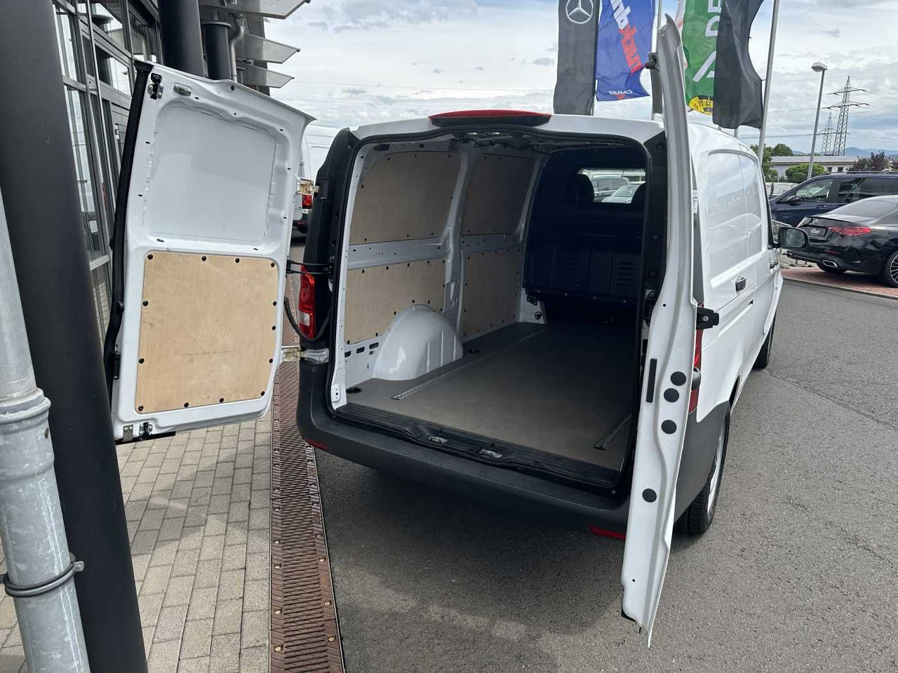 Leasing de  Mercedes-Benz eVito 112 Klima Kamera Navi SHZ Tempomat Mercedes-Benz eVito 112 Klima Kamera Navi SHZ Tempomat: foto 6
