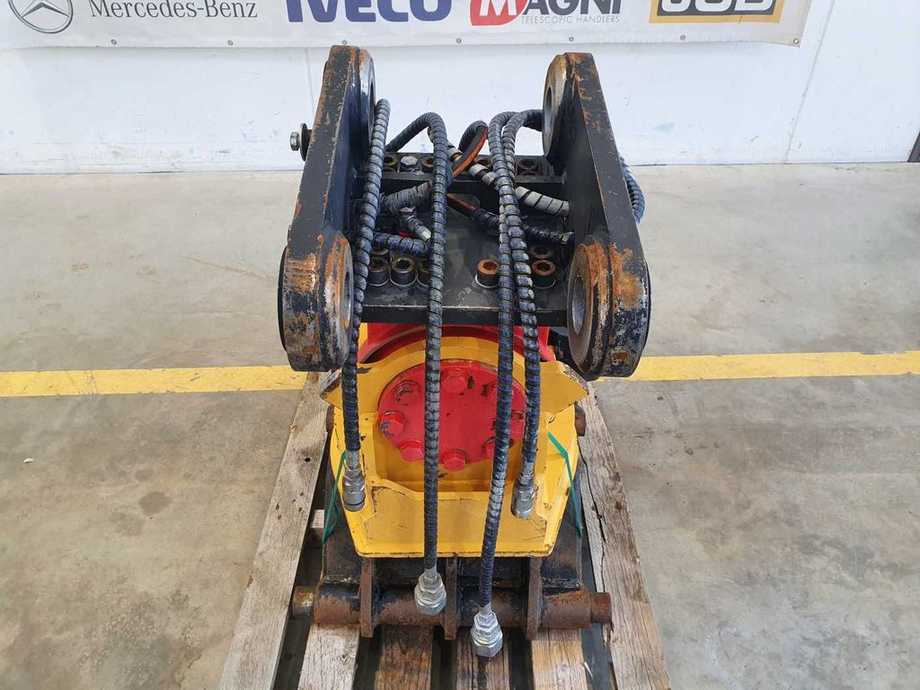 Rädlinger Schwenkrotator CAT M318 / CW 40 / 2016 - Rotor basculante para Maquinaria de construcción: foto 2 Rädlinger Schwenkrotator CAT M318 / CW 40 / 2016 - Rotor basculante para Maquinaria de construcción: foto 2