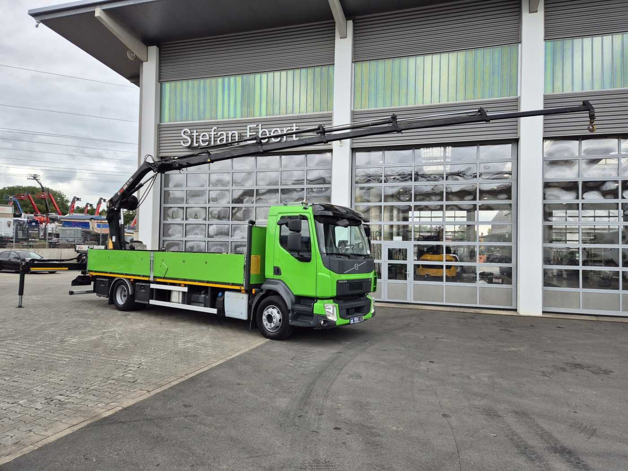 Volvo FL 42 R Kran Hiab XS 088 Funk bis 14 m! Kamera - Camión caja abierta, Camión grúa: foto 1 Volvo FL 42 R Kran Hiab XS 088 Funk bis 14 m! Kamera - Camión caja abierta, Camión grúa: foto 1