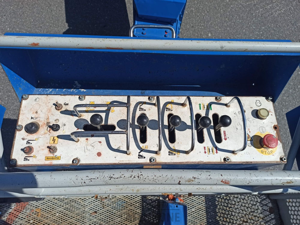 Plataforma telescopica Aichi SR123 Tela-alustainen kuukulkija: foto 10