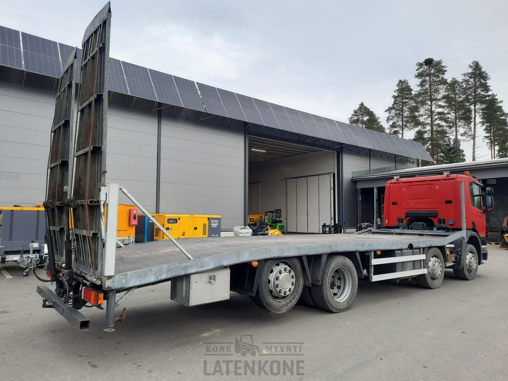 Camión portavehículos Scania P380 8x2 koneenkuljetusauto: foto 8