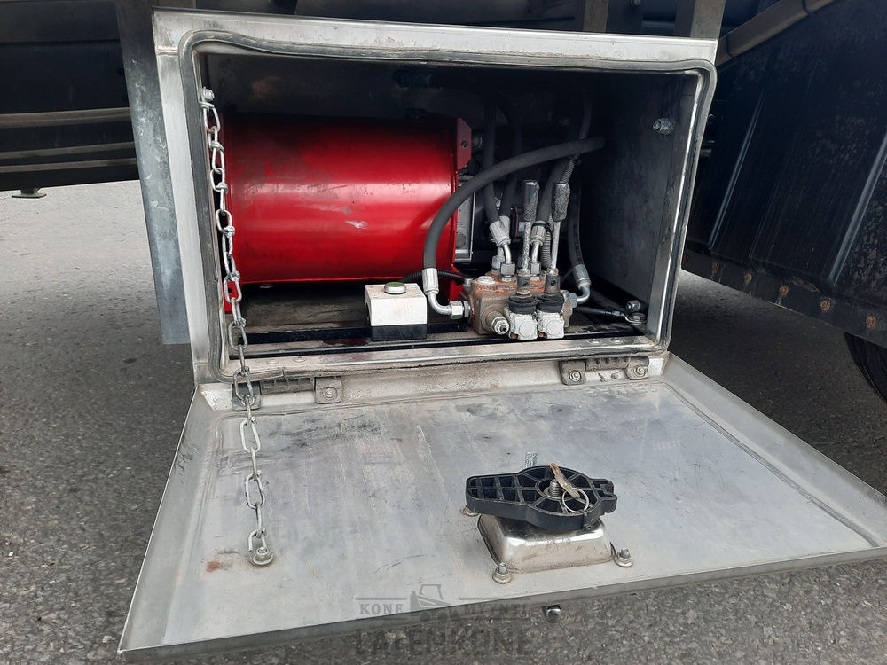 Camión portavehículos Scania P380 8x2 koneenkuljetusauto: foto 9