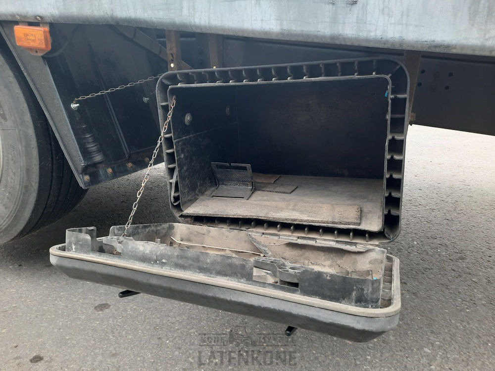 Camión portavehículos Scania P380 8x2 koneenkuljetusauto: foto 11