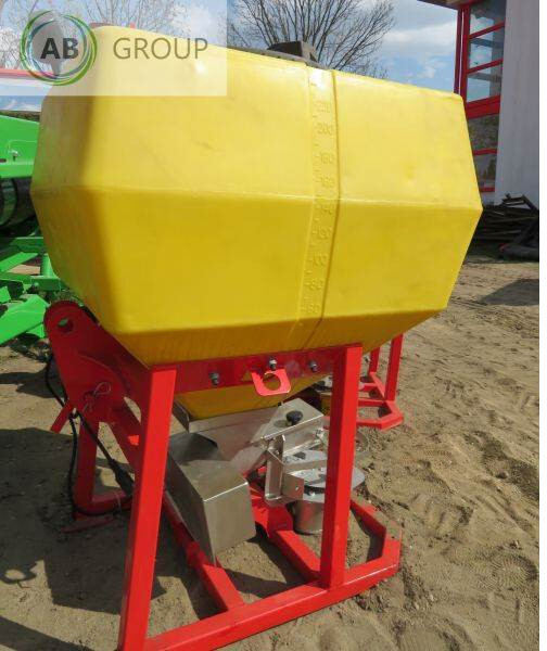 APV Siewnik poplonów 250 l USZKODZONY / DOSTĘPNY OD RĘ - Esparcidor de fertilizantes: foto 5 APV Siewnik poplonów 250 l USZKODZONY / DOSTĘPNY OD RĘ - Esparcidor de fertilizantes: foto 5