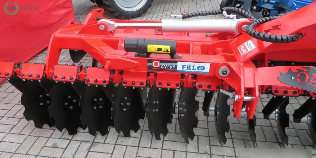 Awemak hydraulic folding disc harrow Ozyrys BTH40, 4 m - Rastras: foto 2 Awemak hydraulic folding disc harrow Ozyrys BTH40, 4 m - Rastras: foto 2