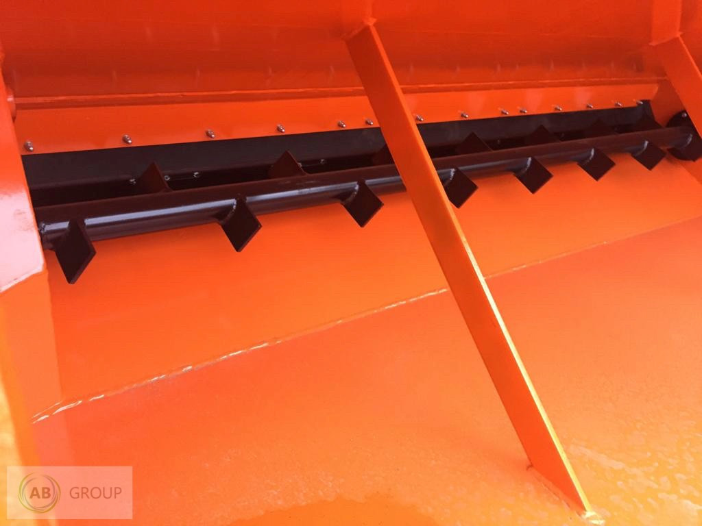 Pomarol self-loading sand spreader PS150, 1.3 m - Esparcidor de sal: foto 2 Pomarol self-loading sand spreader PS150, 1.3 m - Esparcidor de sal: foto 2