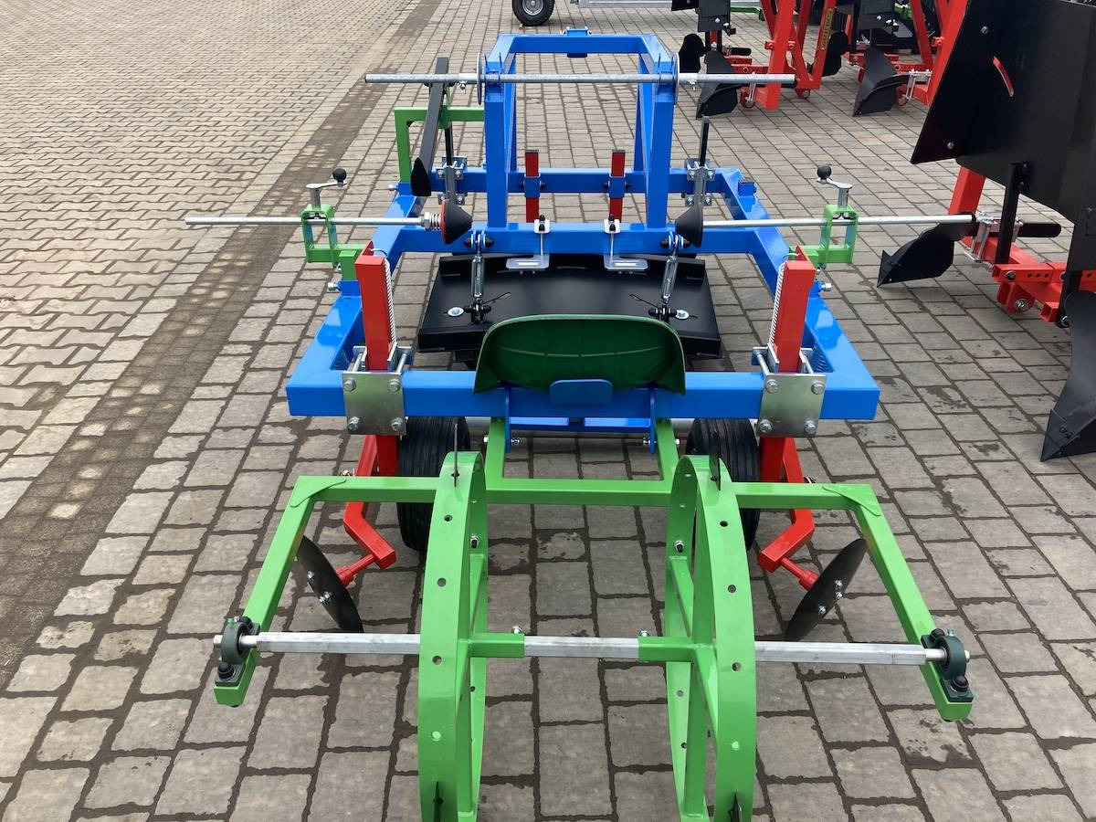 Sadrim bed forming machine MDZ-1 - Equipo para trabajo del suelo: foto 2 Sadrim bed forming machine MDZ-1 - Equipo para trabajo del suelo: foto 2