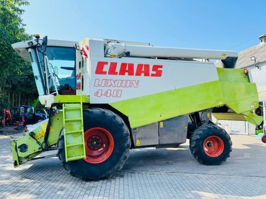 Claas LEXION 440 - Cosechadora de granos: foto 1 Claas LEXION 440 - Cosechadora de granos: foto 1