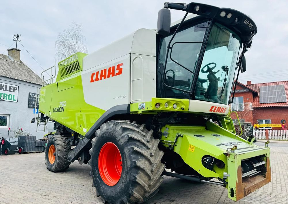 Claas LEXION 750 APS HYBRID - Cosechadora de granos: foto 4 Claas LEXION 750 APS HYBRID - Cosechadora de granos: foto 4