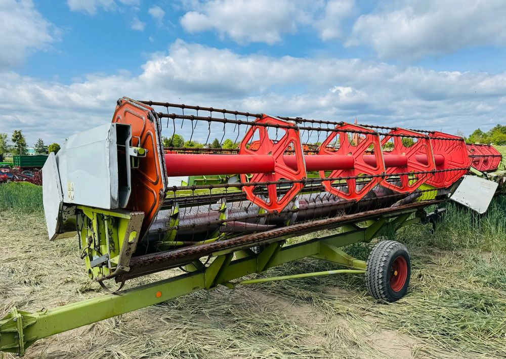 Cosechadora de granos Claas MEGA 218: foto 9
