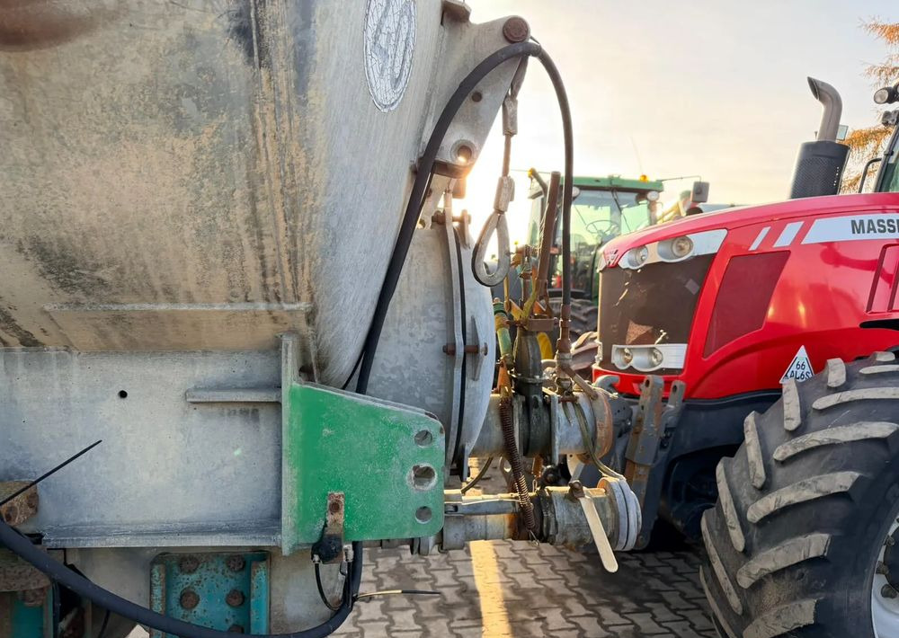 Inny LOMMA GT 17 - Cuba de purín: foto 3 Inny LOMMA GT 17 - Cuba de purín: foto 3